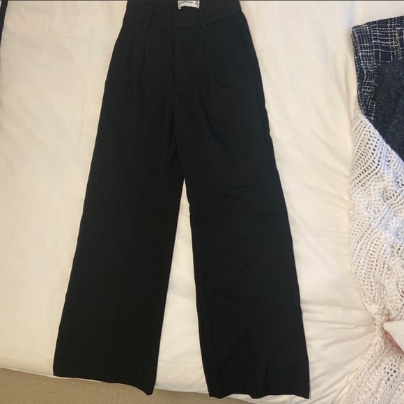 Tailored Wide Leg Pant - Picture 2 of 3